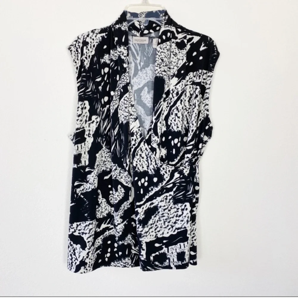 Chico’s Faux Wrap Top Black Size 2 ( Large ) - Picture 1 of 7